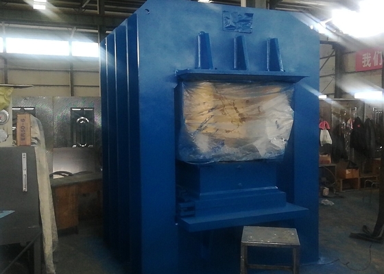 집중화된 15 kw 철재문 엠보싱머신 액압 프레스 2500T명